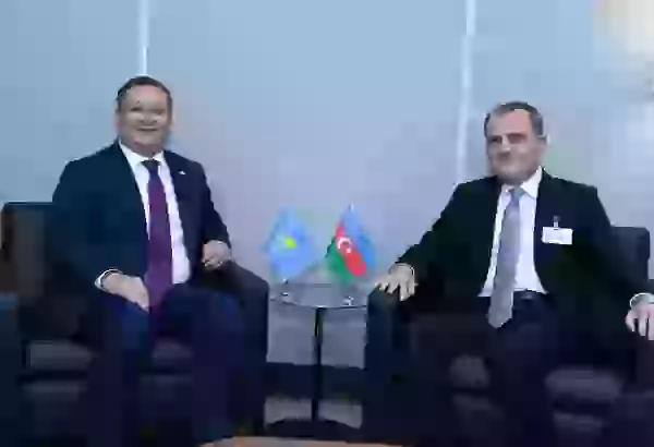 Ceyhun Bayramov qazaxıstanlı həmkarı ilə görüşüb (FOTO)