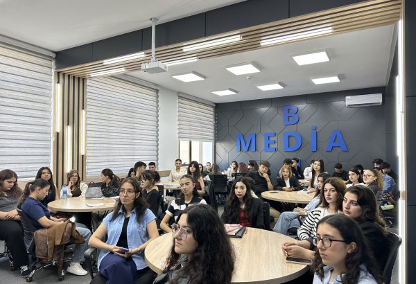 “Konstitusiya və Suverenlik İli” çərçivəsində Bakı Dövlət Universitetinin tələbələri üçün növbəti master-klas keçirilib (FOTO)