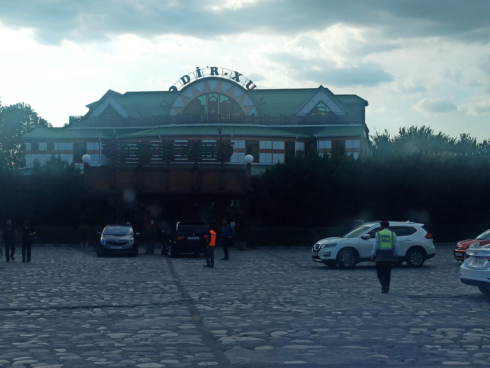 Vəhşi heyvan və quşların saxlanıldığı "Qədir Xum” və "Fədək” restoranlarında monitorinq keçirilib (FOTO)