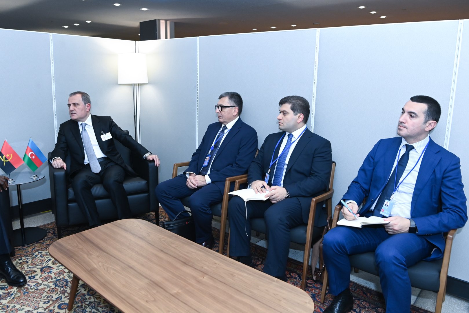 Azərbaycan və Anqola diplomatik pasport sahibləri üçün vizanı qarşılıqlı ləğv etdi (FOTO)