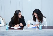 “Gender bərabərliyi və gender əsaslı ayrı-seçkilik” mövzusunda təlim keçirilib (FOTO)