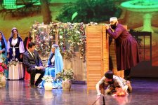 Kanadada “O olmasın, bu olsun” operettası səhnələşdirilib (FOTO)
