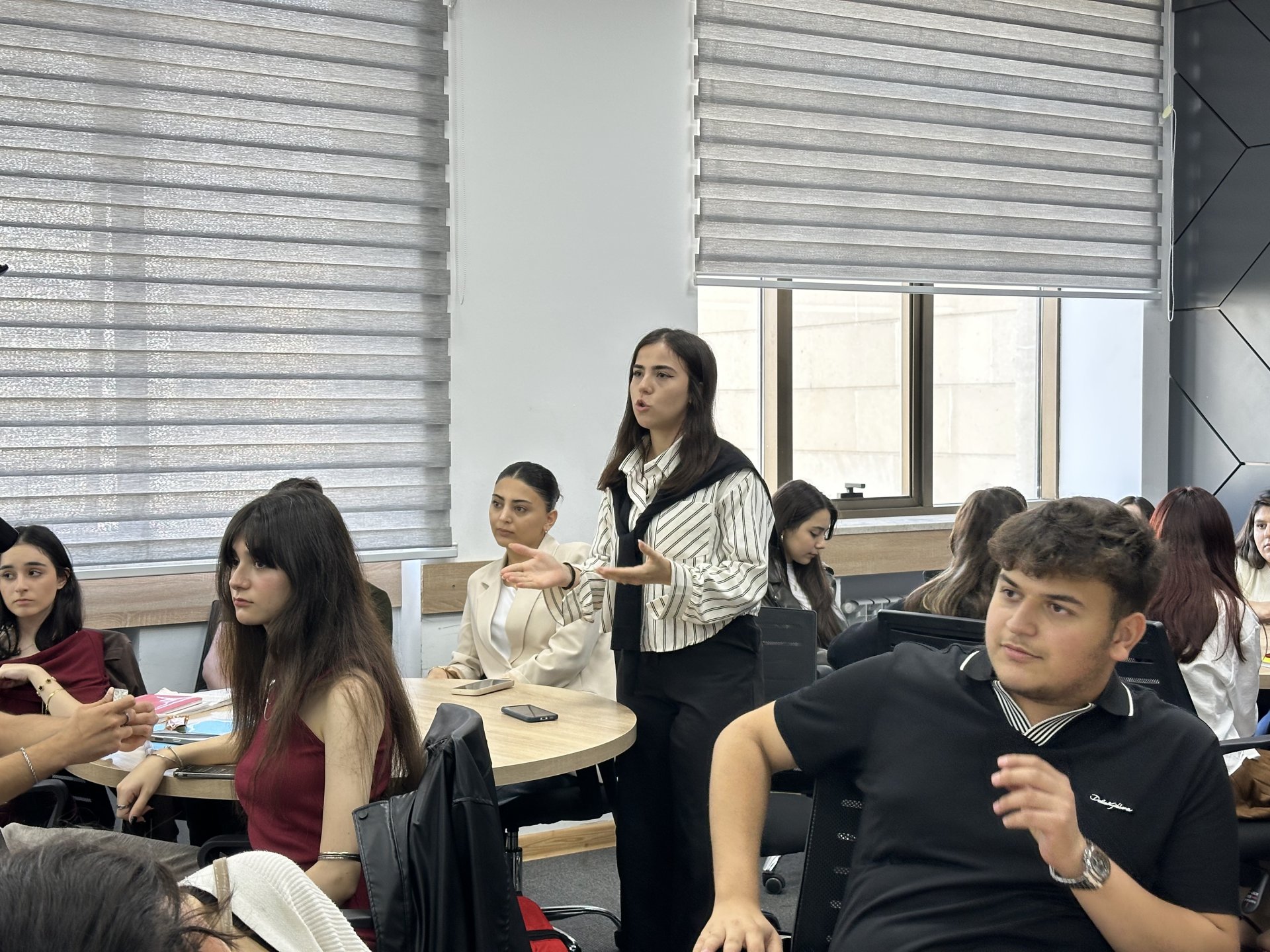 “Konstitusiya və Suverenlik İli” çərçivəsində Bakı Dövlət Universitetinin tələbələri üçün növbəti master-klas keçirilib (FOTO)
