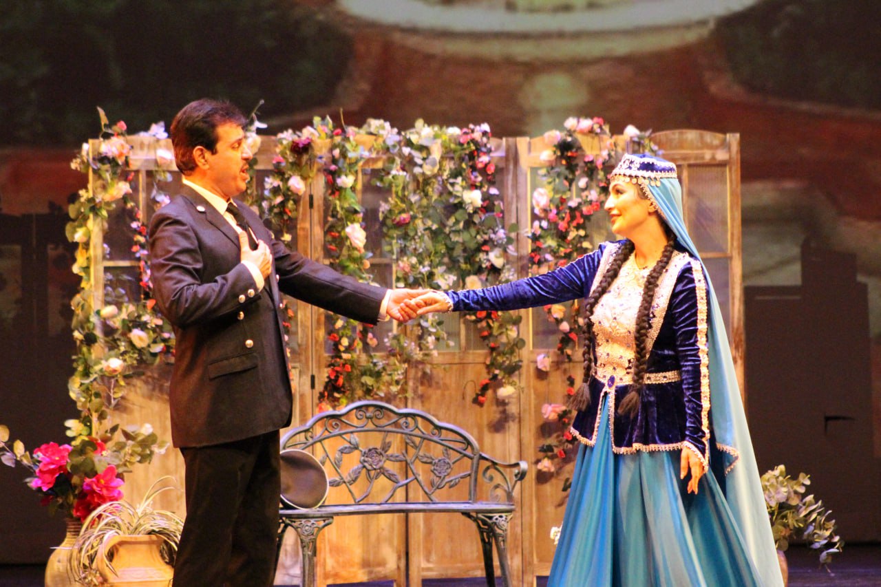 Kanadada “O olmasın, bu olsun” operettası səhnələşdirilib (FOTO)