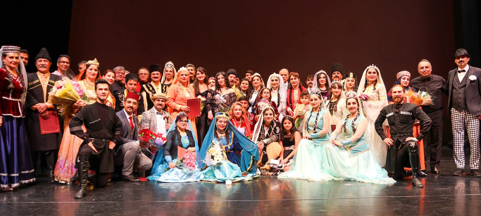 Kanadada “O olmasın, bu olsun” operettası səhnələşdirilib (FOTO)