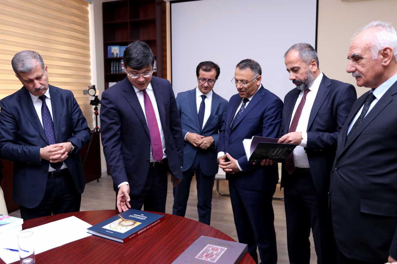 Türkiyənin nüfuzlu universitetlərinin rektorları Diaspor Komitəsində olub (FOTO)