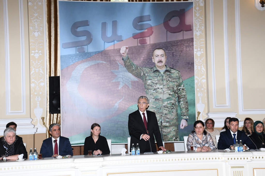 Bakı Şəhər İcra Hakimiyyətində şəhid ailələri ilə görüş keçirilib (FOTO)