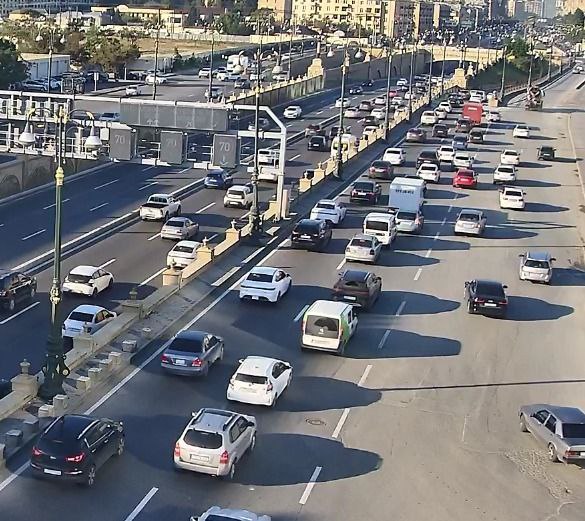 Sürücülərin NƏZƏRİNƏ: Bakıda bu yollarda sıxlıq var - SİYAHI (FOTO)