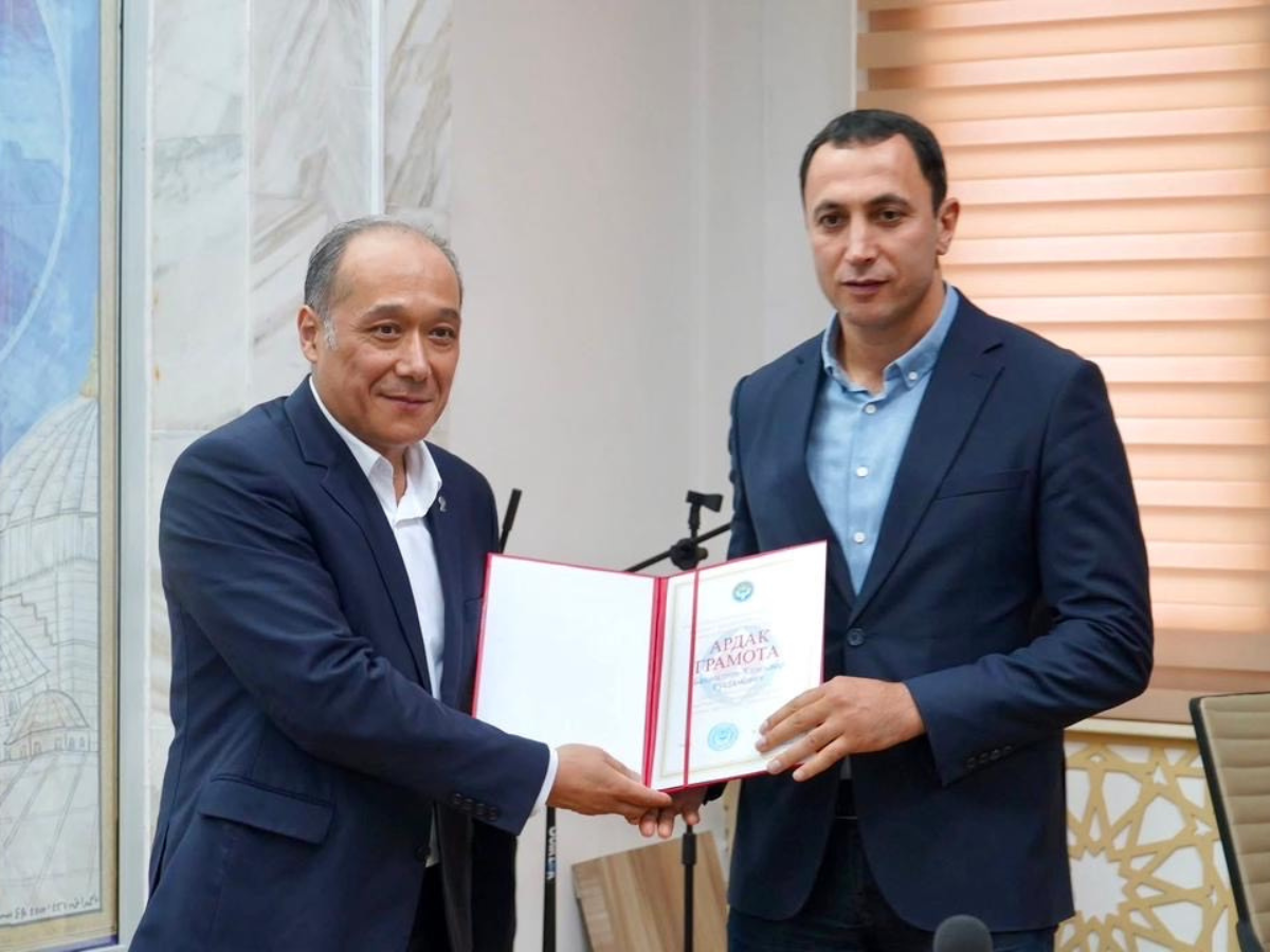 Diaspor rəhbəri Fəxri Fərmanla təltif edilib (FOTO)