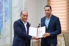 Diaspor rəhbəri Fəxri Fərmanla təltif edilib (FOTO)