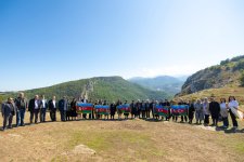 “AzerGold” QSC-nin təşkilatçılığı ilə şəhid ailələrinin Şuşaya səfəri gerçəkləşdirilib (FOTO)