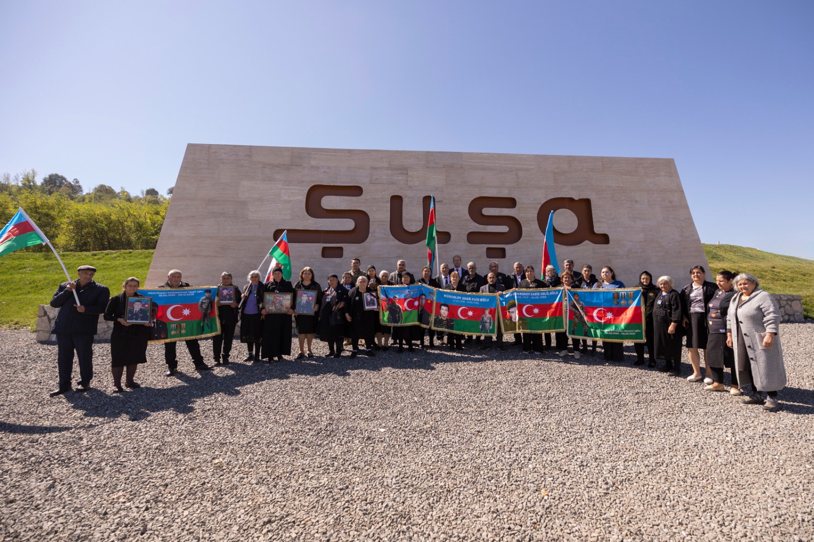 “AzerGold” QSC-nin təşkilatçılığı ilə şəhid ailələrinin Şuşaya səfəri gerçəkləşdirilib (FOTO)