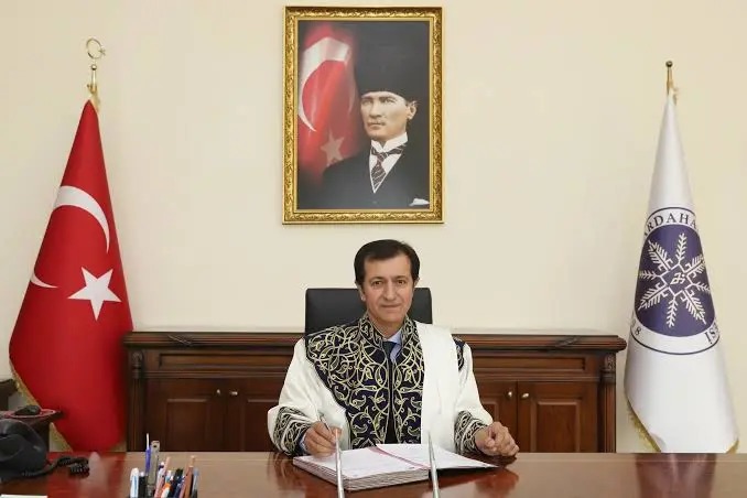 Qarabağ Universitetinin inkişafını sürətləndirmək üçün əlimizdən gələni edəcəyik - Öztürk Emiroğlu