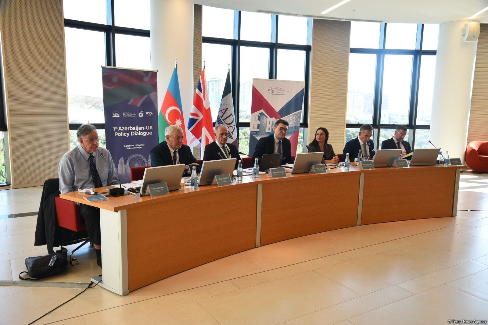 ADA Universitetində 1-ci Azərbaycan-Britaniya Siyasi Dialoqunun ikinci günü keçirilir (FOTO)