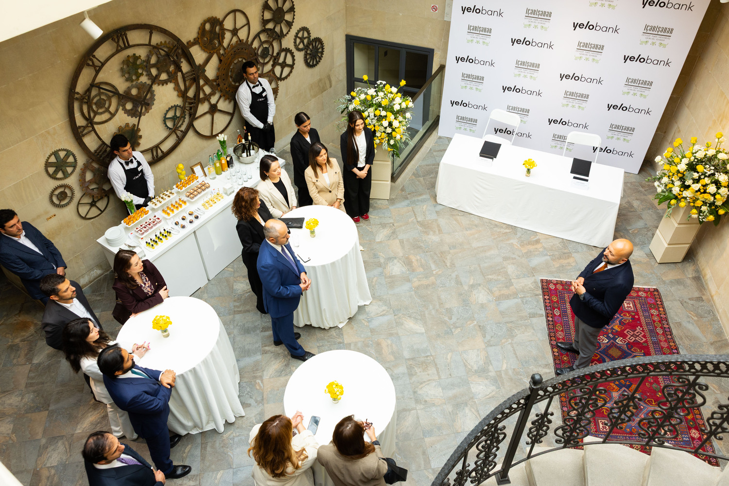 İçərişəhər rəqəmsallaşır: Yelo Bank yeni təşəbbüsə qoşuldu (FOTO)