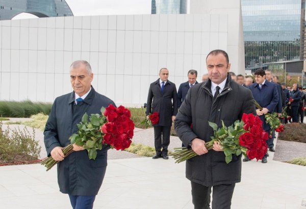 Əli Nağıyev və Orxan Sultanov Zəfər parkını ziyarət ediblər
