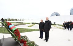 Dövlət və hökumət rəsmiləri Zəfər parkını ziyarət ediblər (FOTO/VİDEO)