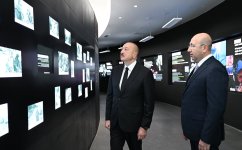 Prezident İlham Əliyev Anım Günü ilə əlaqədar Vətən müharibəsi şəhidlərinin xatirəsini bir dəqiqəlik sükutla yad edib (FOTO)