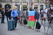 Münhenin mərkəzi meydanında Azərbaycanın mina qurbanlarına dair fotosərgi açılıb (FOTO)