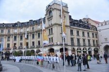 Münhenin mərkəzi meydanında Azərbaycanın mina qurbanlarına dair fotosərgi açılıb (FOTO)