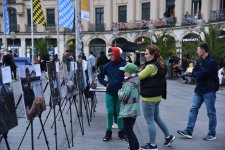 Münhenin mərkəzi meydanında Azərbaycanın mina qurbanlarına dair fotosərgi açılıb (FOTO)