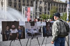 Münhenin mərkəzi meydanında Azərbaycanın mina qurbanlarına dair fotosərgi açılıb (FOTO)