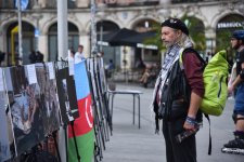 Münhenin mərkəzi meydanında Azərbaycanın mina qurbanlarına dair fotosərgi açılıb (FOTO)