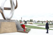 Səhiyyə Nazirliyinin rəhbərliyi və kollektivi Zəfər parkını ziyarət edib (FOTO)