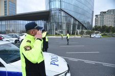 Vətən Müharibəsi şəhidlərinin xatirəsi bütün ölkə ərazisində bir dəqiqəlik sükutla yad edilib (FOTO/VİDEO)