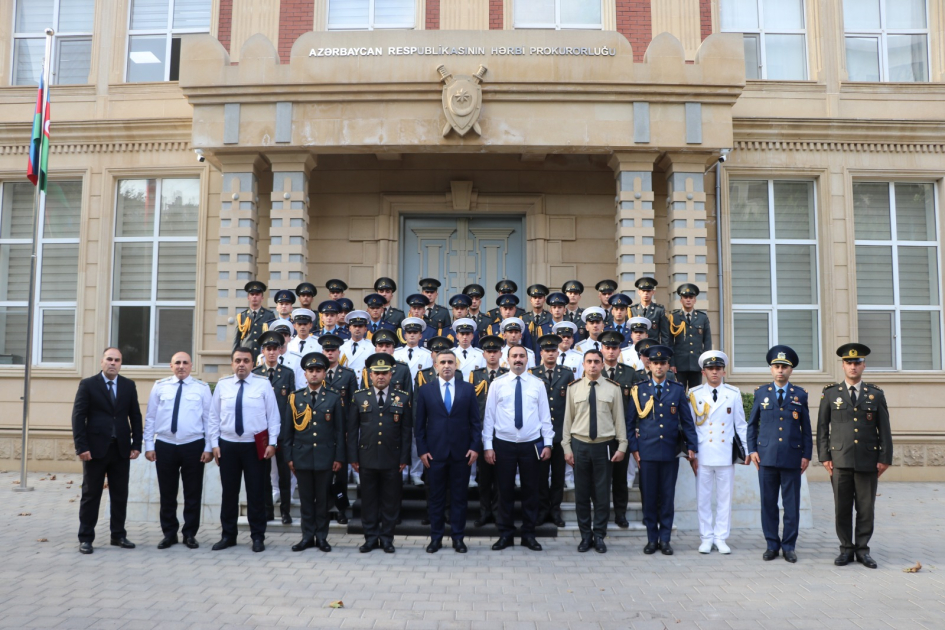 Hərbi prokuror Heydər Əliyev adına Hərbi İnstitutun kursantları ilə görüşüb (FOTO)
