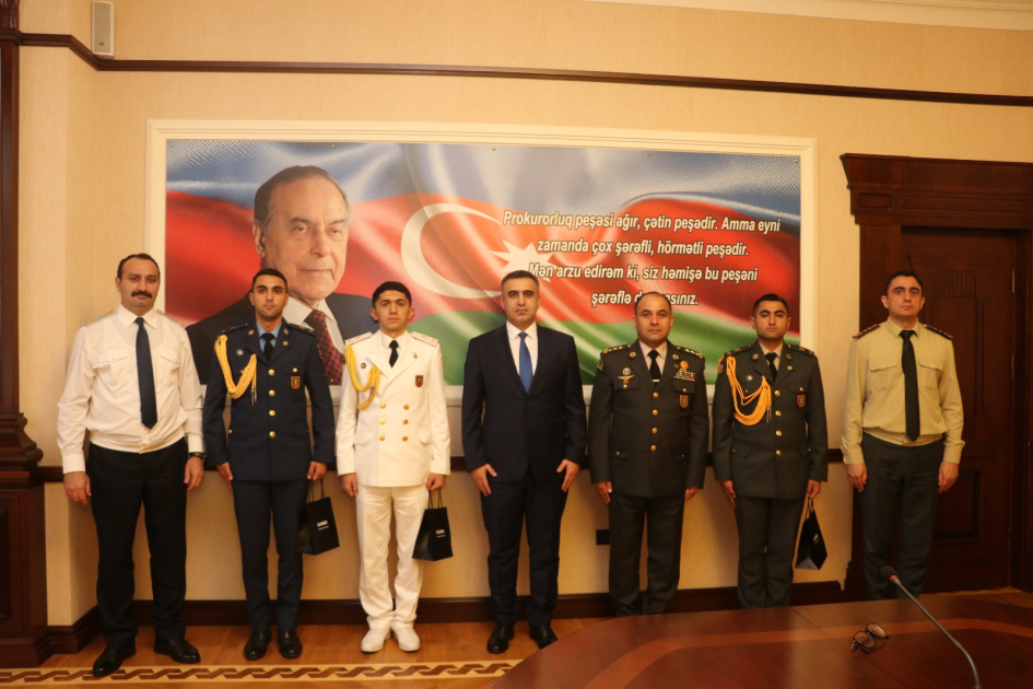 Hərbi prokuror Heydər Əliyev adına Hərbi İnstitutun kursantları ilə görüşüb (FOTO)