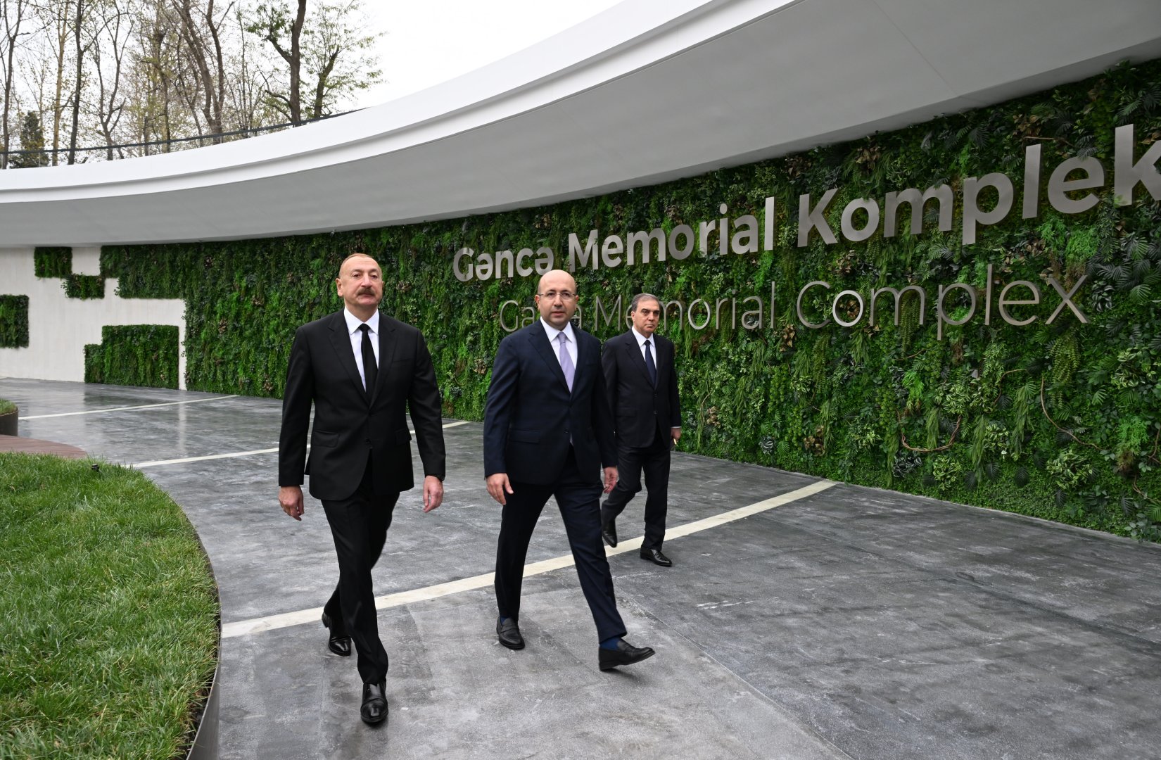 Prezident İlham Əliyev Gəncə Memorial Kompleksinin açılışında iştirak edib (FOTO)