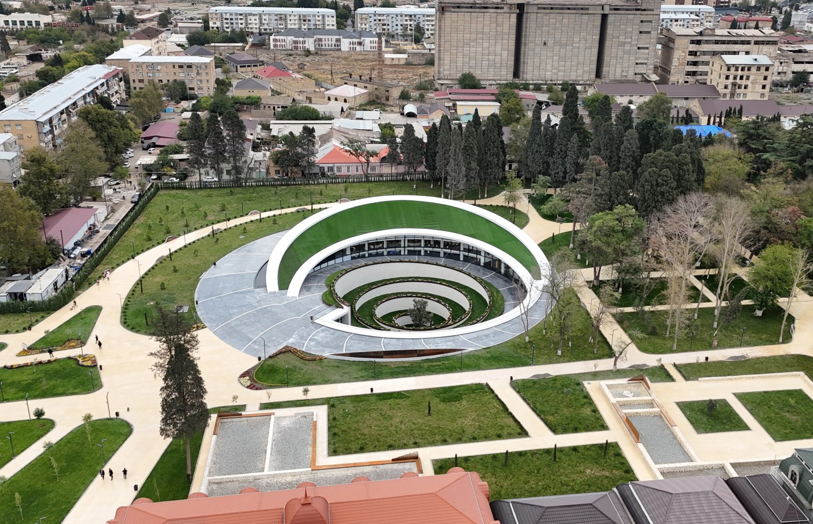 Prezident İlham Əliyev Gəncə Memorial Kompleksinin açılışında iştirak edib (FOTO)