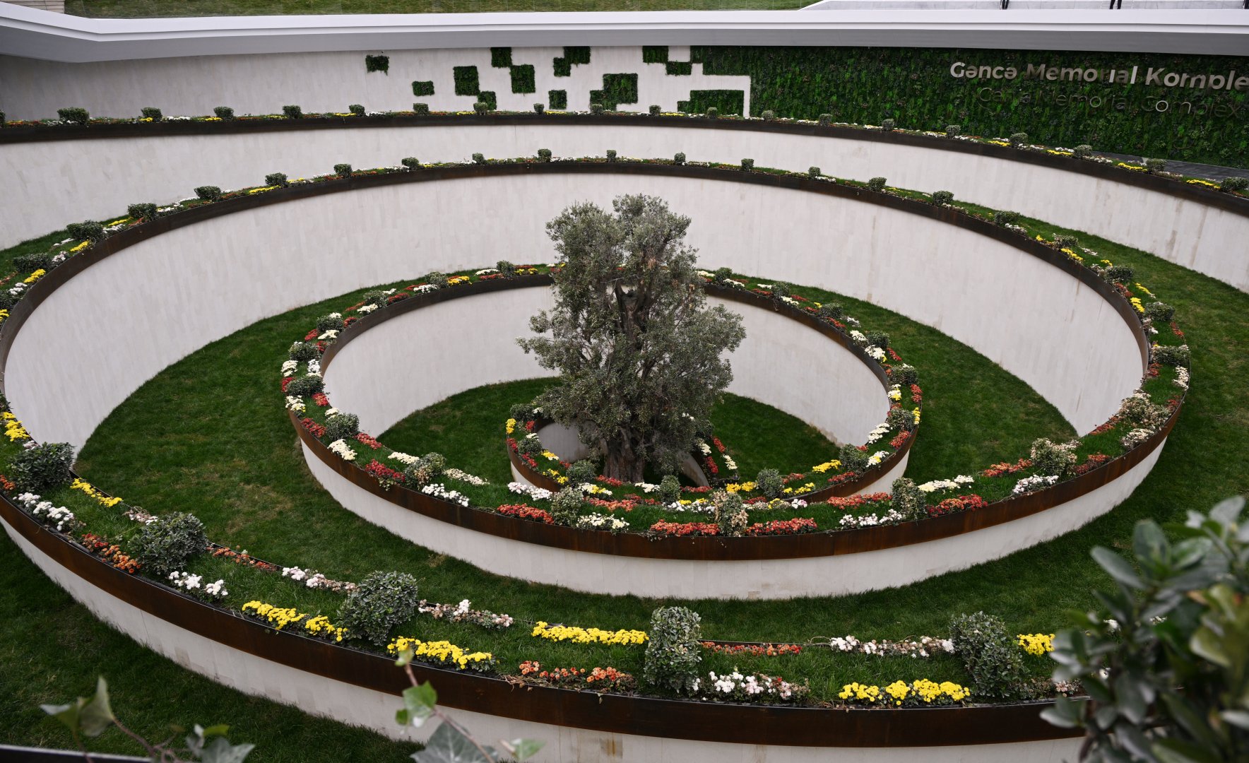 Prezident İlham Əliyev Gəncə Memorial Kompleksinin açılışında iştirak edib (FOTO)