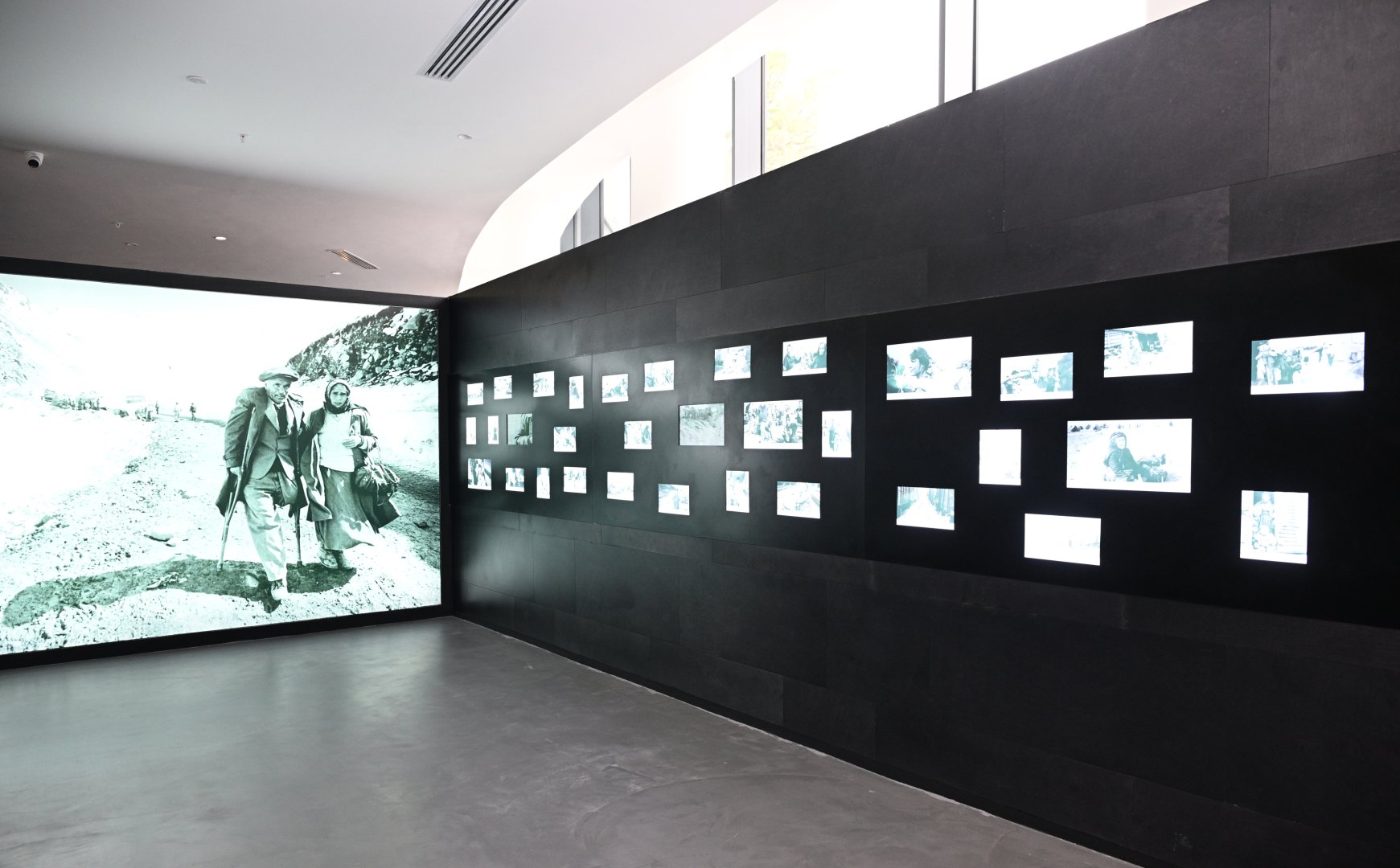 Prezident İlham Əliyev Gəncə Memorial Kompleksinin açılışında iştirak edib (FOTO)
