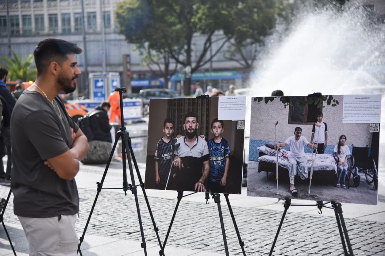 Münhenin mərkəzi meydanında Azərbaycanın mina qurbanlarına dair fotosərgi açılıb (FOTO)