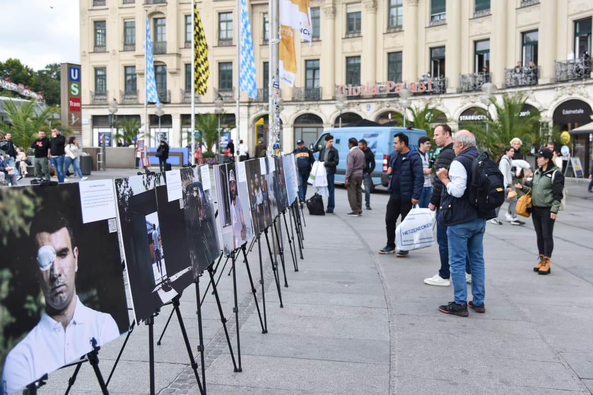 Münhenin mərkəzi meydanında Azərbaycanın mina qurbanlarına dair fotosərgi açılıb (FOTO)