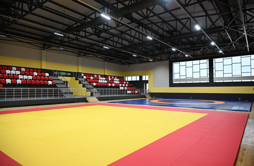 Prezident İlham Əliyev Yevlax Olimpiya İdman Kompleksinin açılışında iştirak edib (FOTO)