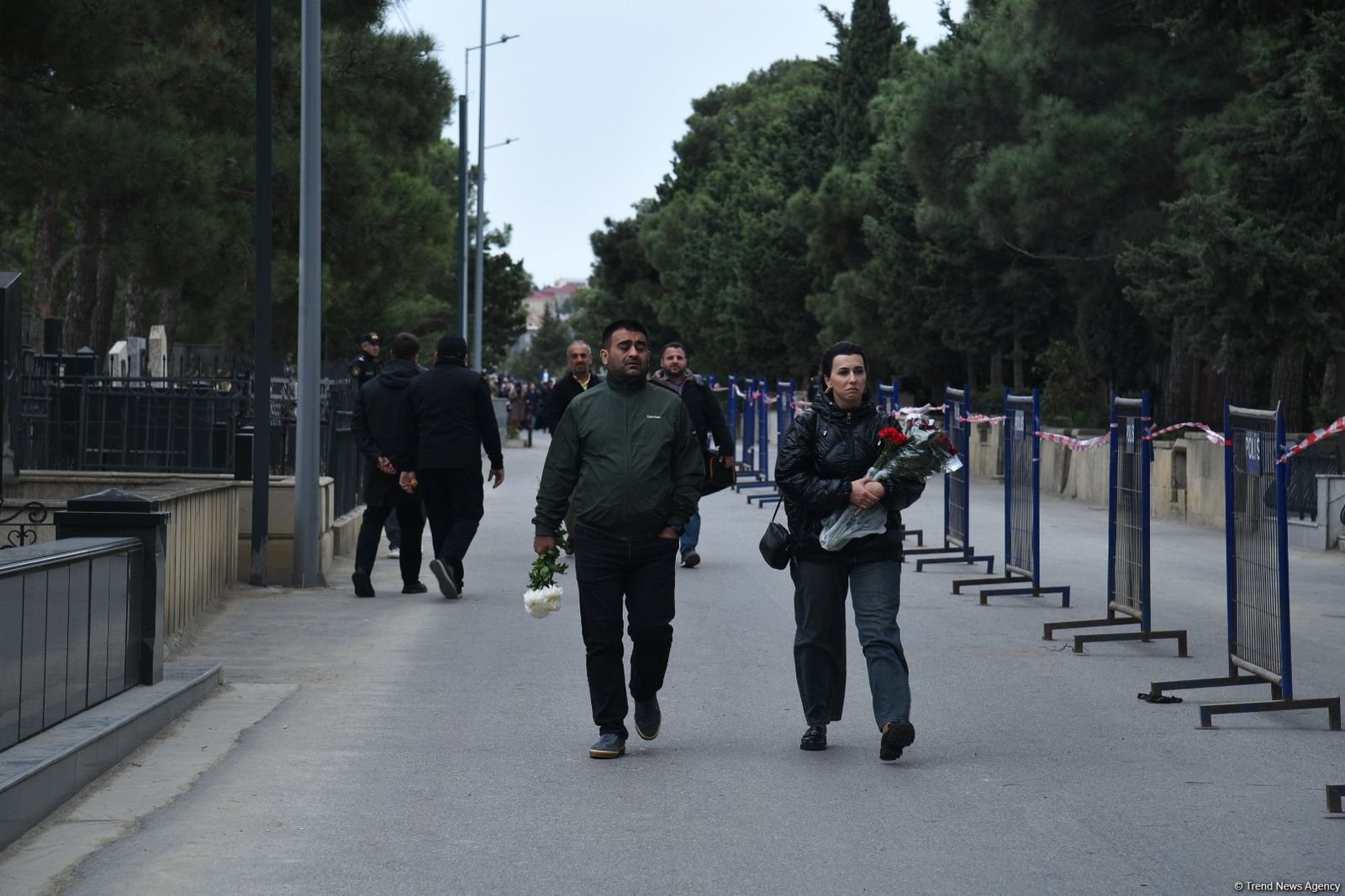Azərbaycan xalqı qəhrəman şəhidlərini anır (FOTO)