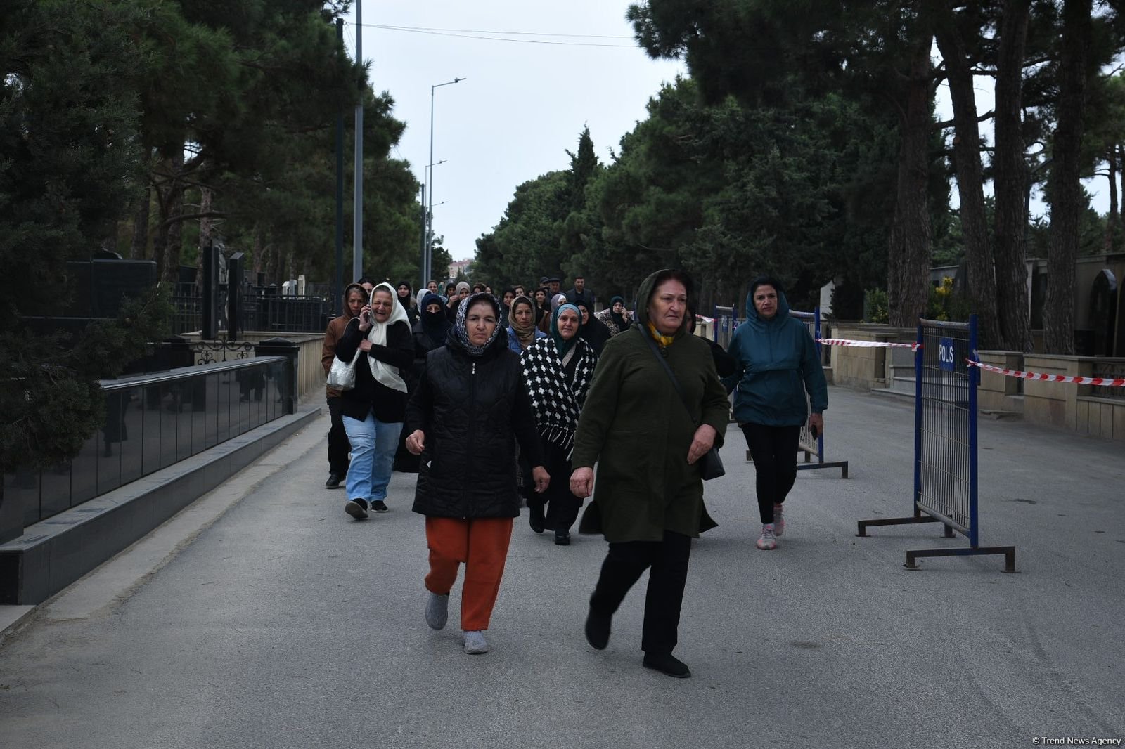 Azərbaycan xalqı qəhrəman şəhidlərini anır (FOTO)