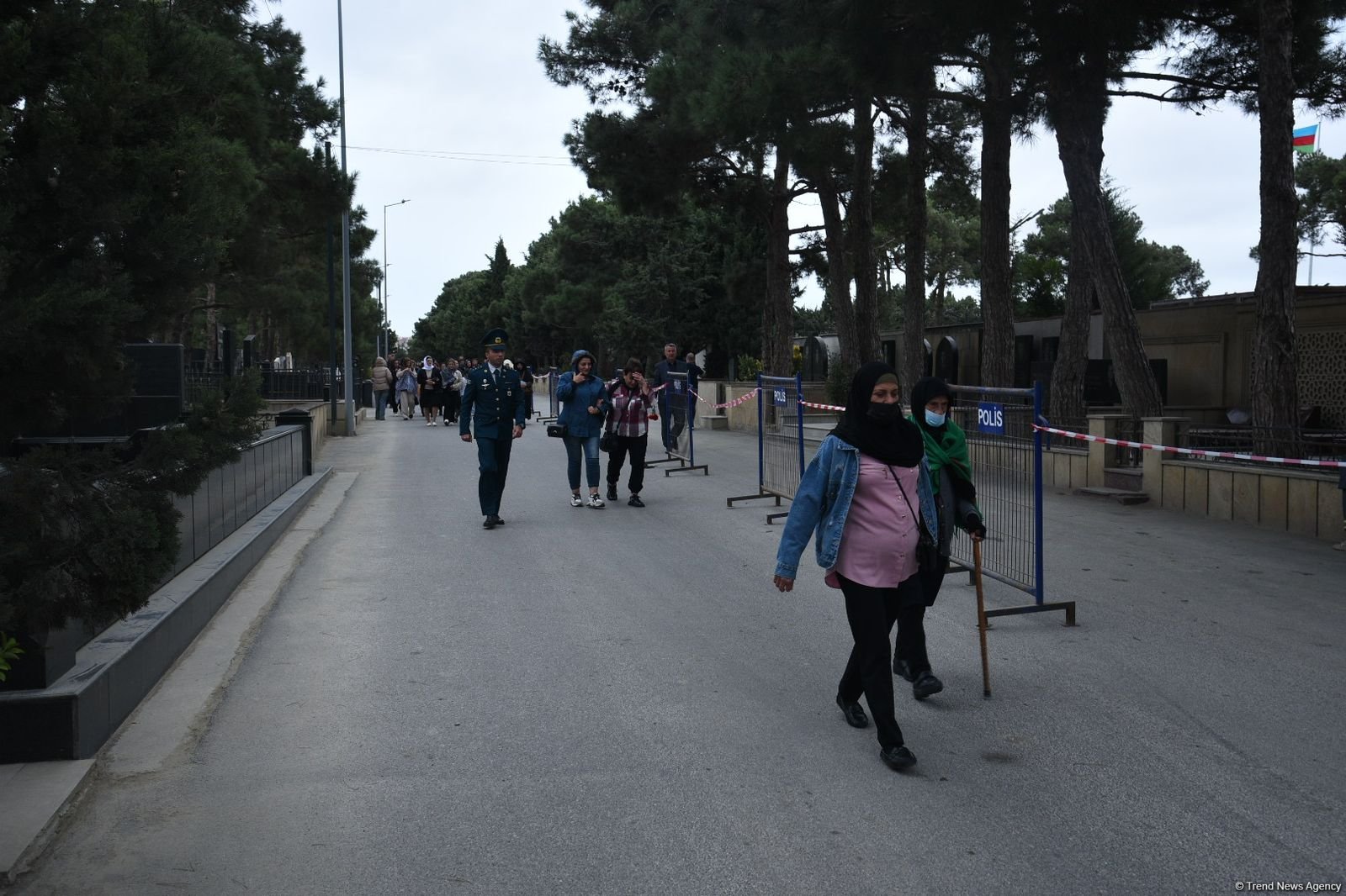 Azərbaycan xalqı qəhrəman şəhidlərini anır (FOTO)