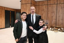 Prezident İlham Əliyev və Birinci xanım Mehriban Əliyevanın Gəncədə şəhid övladları ilə səmimi görüşü (FOTO/VİDEO)