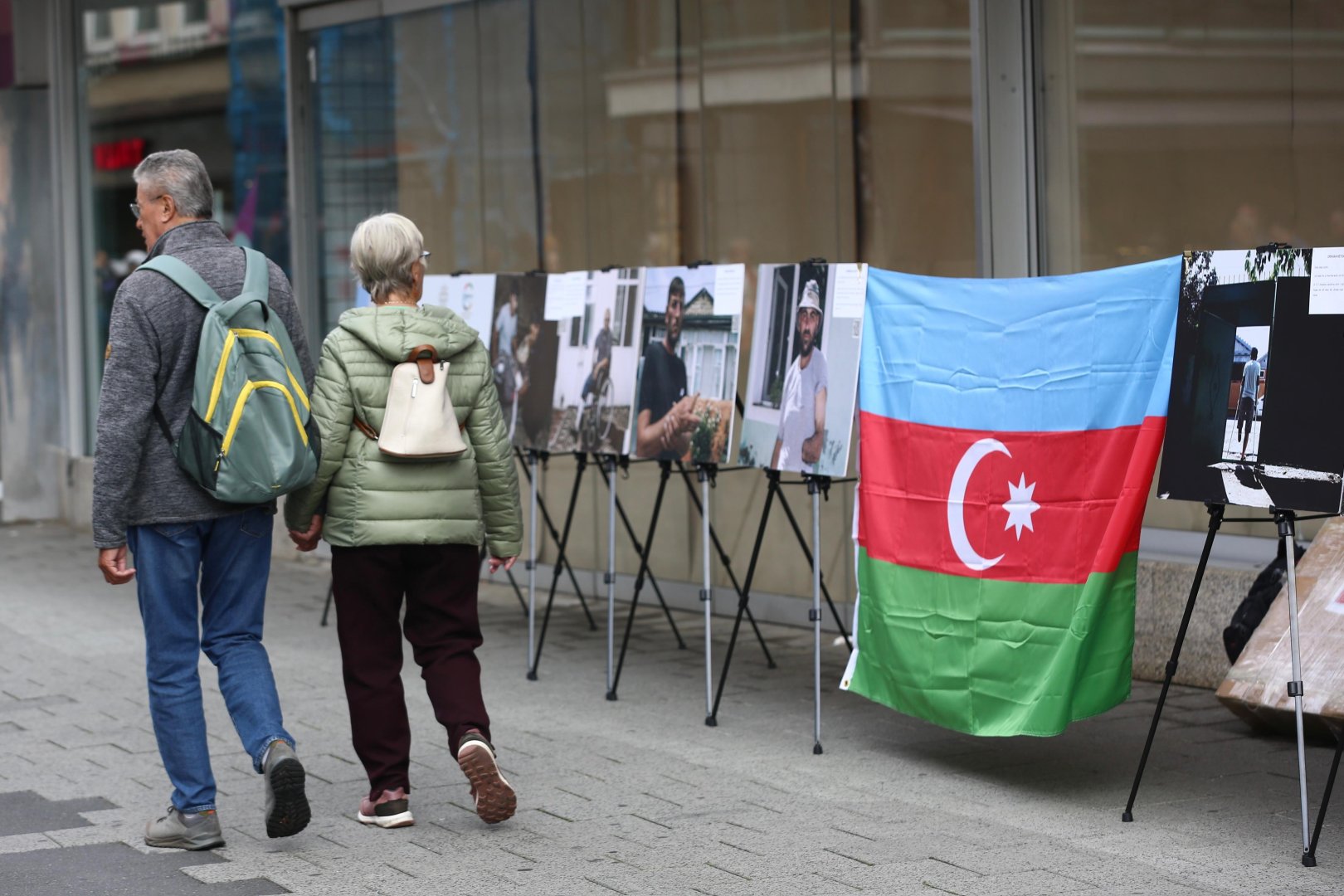Azərbaycanın mina qurbanlarının “danışan fotolar”ı Nürnberqdən dünyaya ədalət çağırışı edib (FOTO)