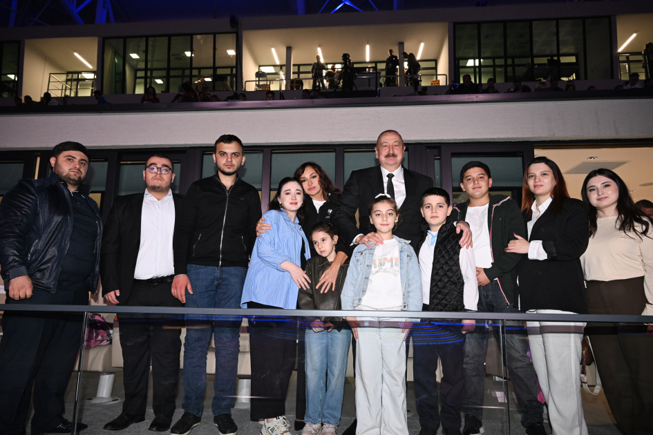 Prezident İlham Əliyev və Birinci xanım Mehriban Əliyevanın Gəncədə şəhid övladları ilə səmimi görüşü (FOTO/VİDEO)