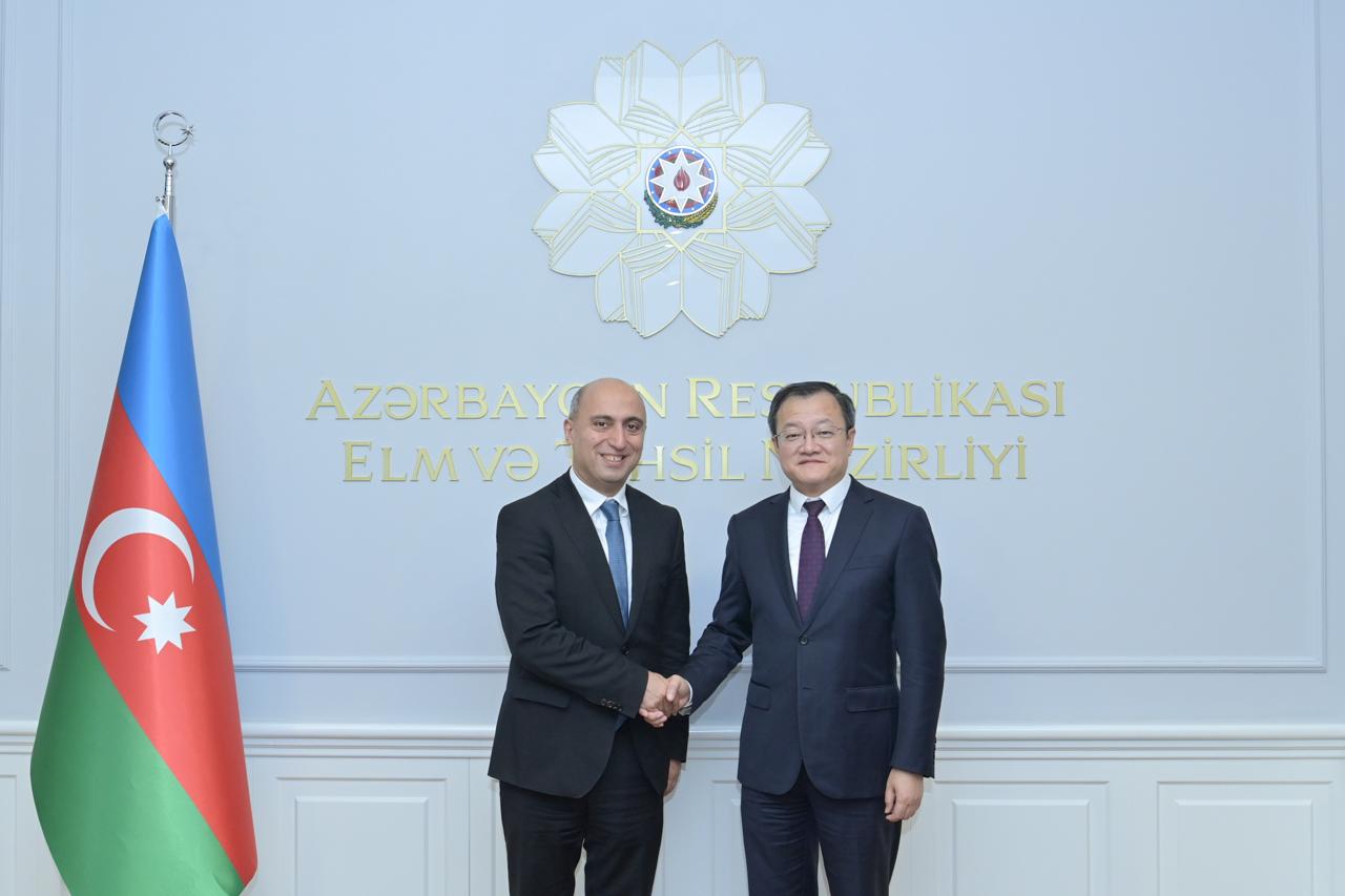 Azərbaycan və Çin arasında təhsil sahəsində cari əməkdaşlıq müzakirə edilib