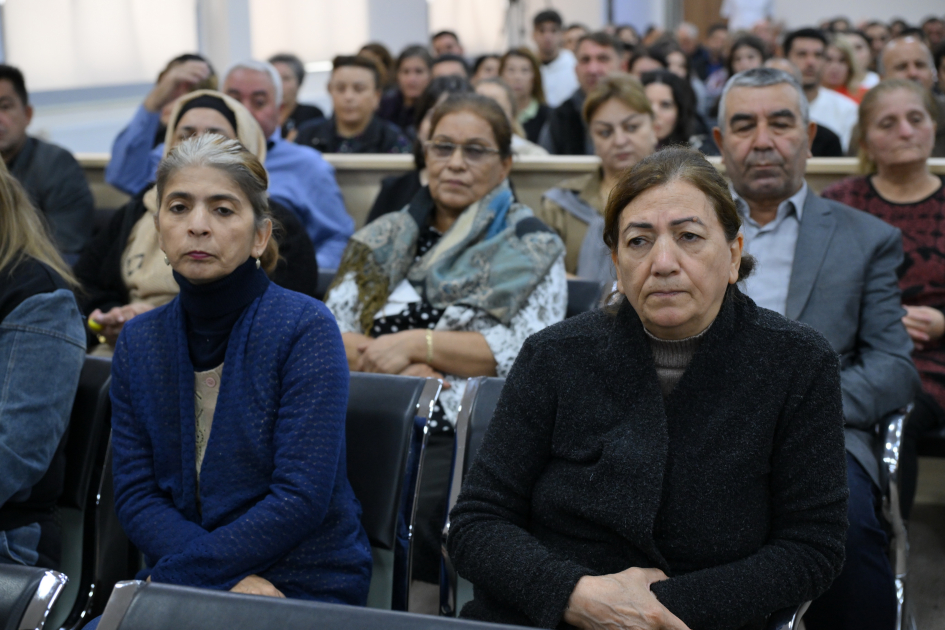 Ermənistan silahlı qüvvələrinin Aprel döyüşləri zamanı beynəlxalq humanitar hüquq normalarını pozaraq mülki şəxsləri və mülki obyektləri atəşə tutması ilə bağlı sənədlər məhkəmədə tədqiq olunub (FOTO)
