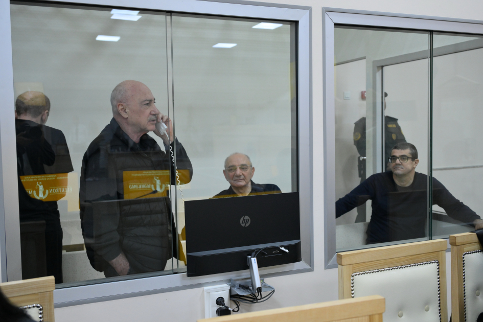 Ermənistan silahlı qüvvələrinin Aprel döyüşləri zamanı beynəlxalq humanitar hüquq normalarını pozaraq mülki şəxsləri və mülki obyektləri atəşə tutması ilə bağlı sənədlər məhkəmədə tədqiq olunub (FOTO)