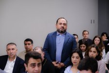 “Konstitusiya və Suverenlik İli” çərçivəsində elan olunmuş qrant müsabiqəsinin qalibləri ilə görüş keçirilib (FOTO)