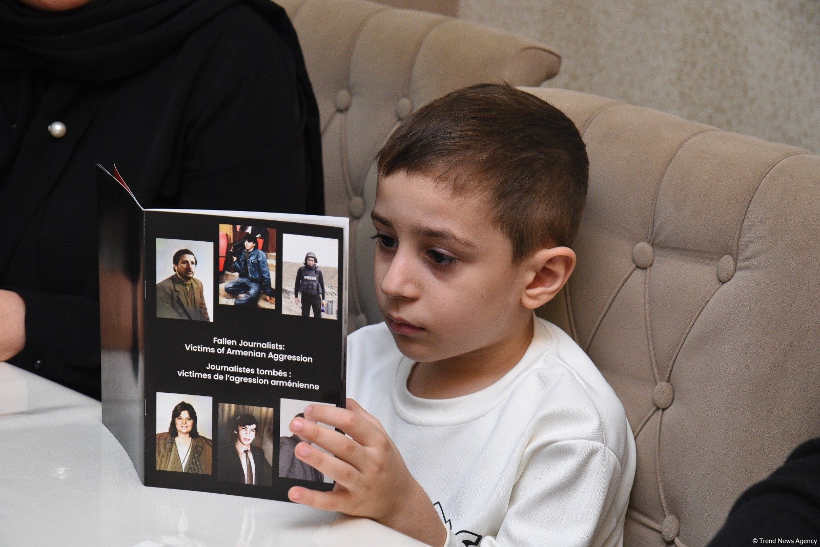 “Bakı Şəbəkəsi” Araşdırmalar və Təhlil İctimai Birliyi şəhid jurnalist Sirac Abışovun ailəsinə baş çəkib (FOTO/VİDEO)