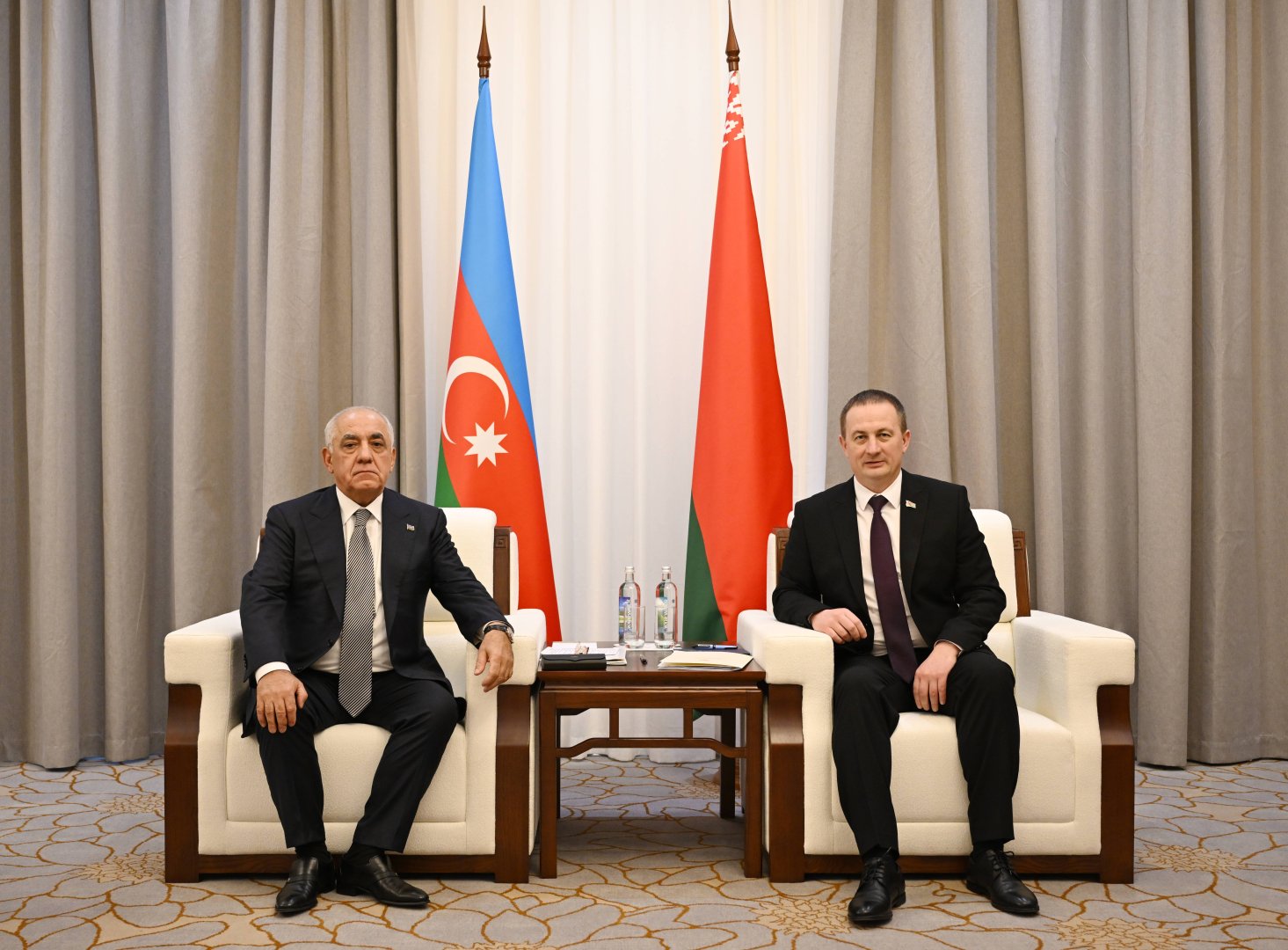 Minskdə Azərbaycan və Belarus baş nazirləri arasında danışıqlar aparılıb (FOTO)